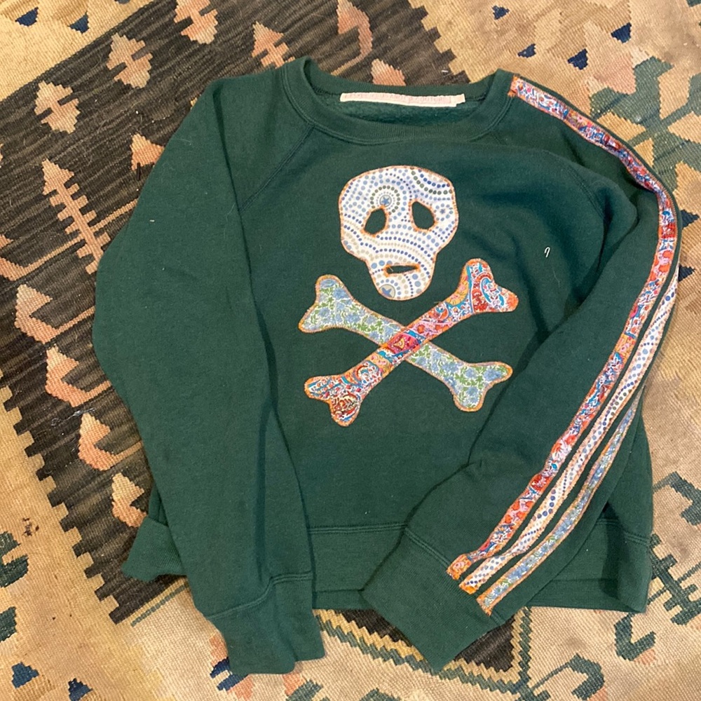 Skull & cross bones sweatshirt